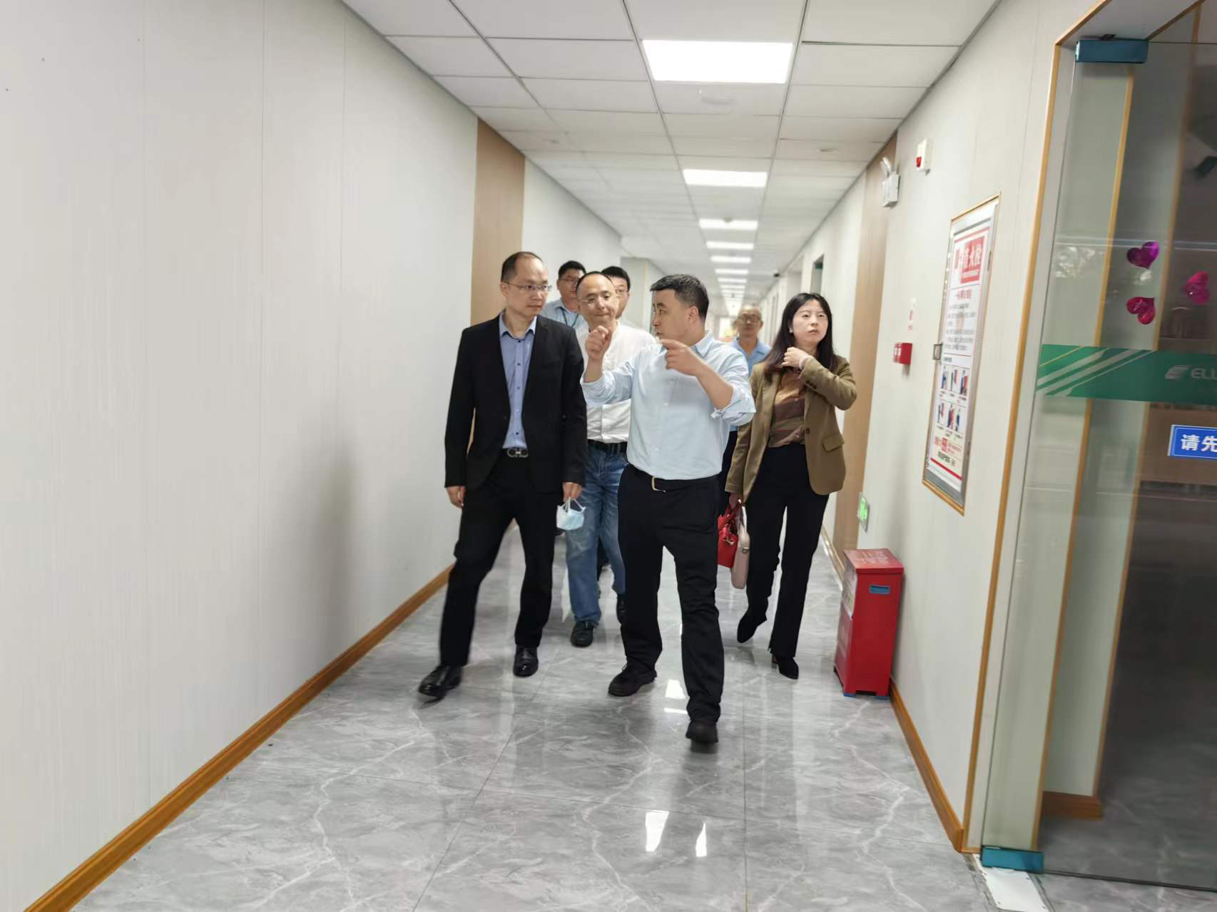 節(jié)后慰問暖人心 | 九洲集團(tuán)黨委書記、董事長(zhǎng)楊保平一行慰問依頓電子全體員工 